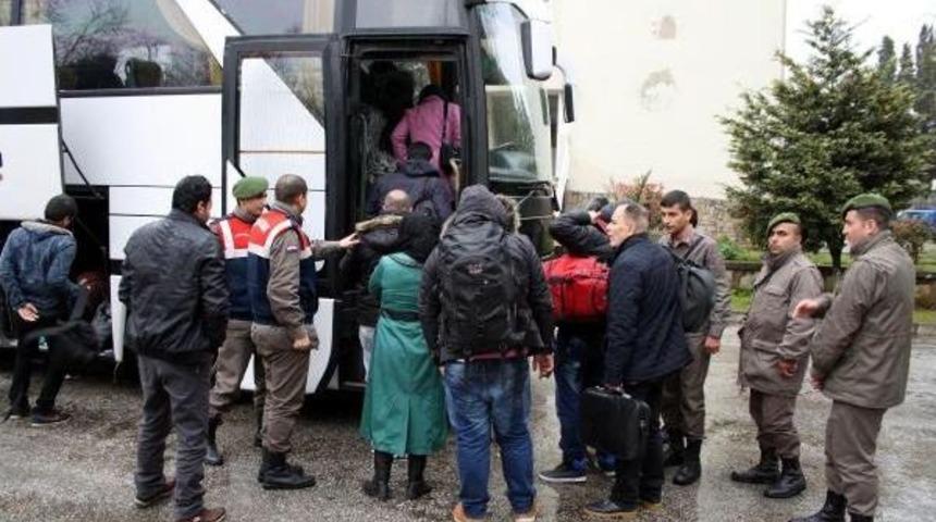 Minib&uuml;sleri Arızalan Ka&ccedil;akları Jandarma Yakaladı