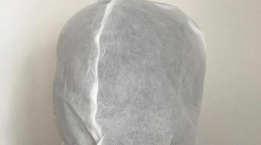 Alman polisi Türk gencin başına çuval geçirdi!