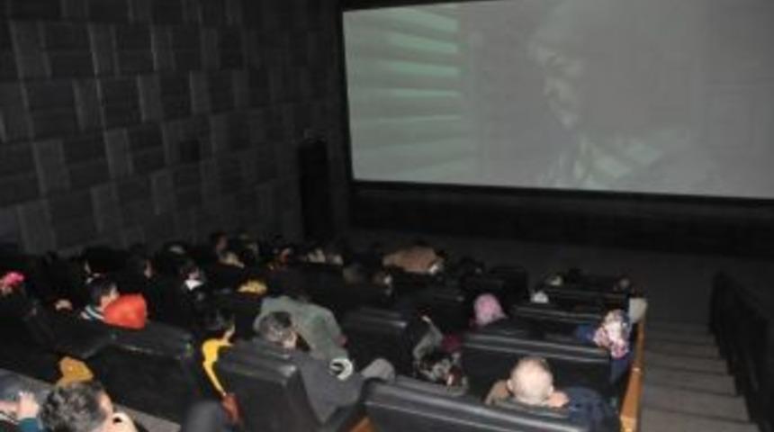 İneg&ouml;ll&uuml; Şehit Aileleri &rsquo;son Mektup&rsquo;u Seyretti