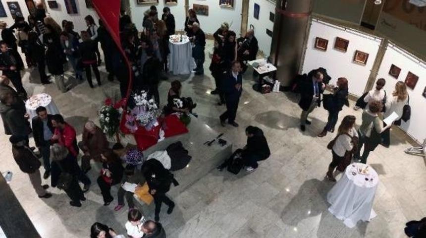 Funda Altoparlak'tan "tılsımlı Resimler" Sergisi...