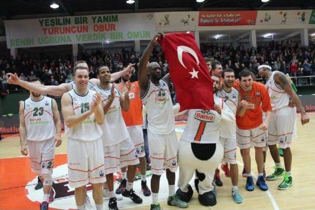 Banvit- Paris Levallois: 75-71 (Banvit Yarı Finalde)