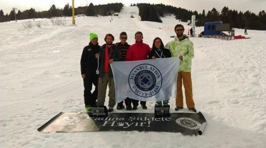İstanbul Aydın Üniversitesi’nden Çifte Zafer