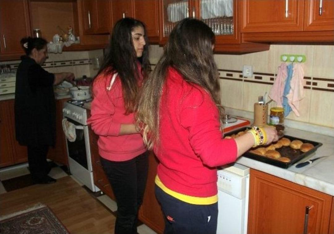 (&ouml;zel Haber) "buzun Perileri"nin Şampiyonluğa Uzanan &Ouml;yk&uuml;s&uuml;