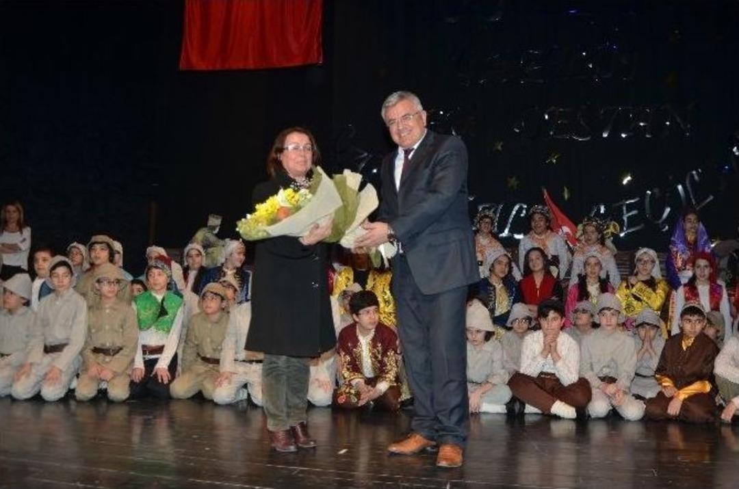 Bah&ccedil;eşehir Koleji &Ouml;ğrencileri &Ccedil;anakkale Destanını Canlandırdı