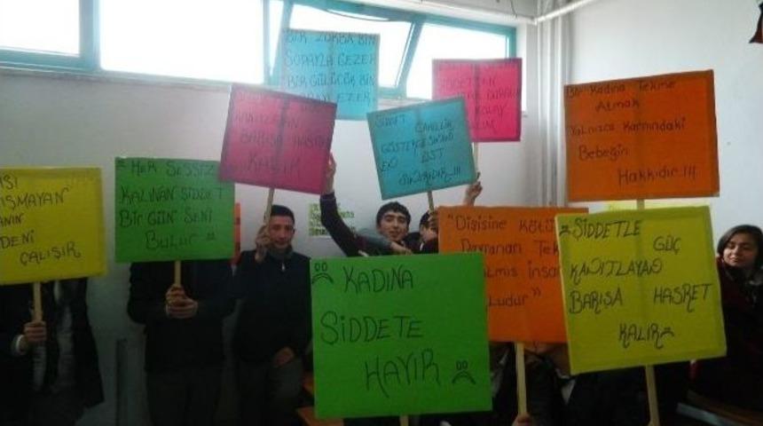 &Ouml;ğrencilerden &rsquo;kadına Şiddete Hayır&rsquo; Programı
