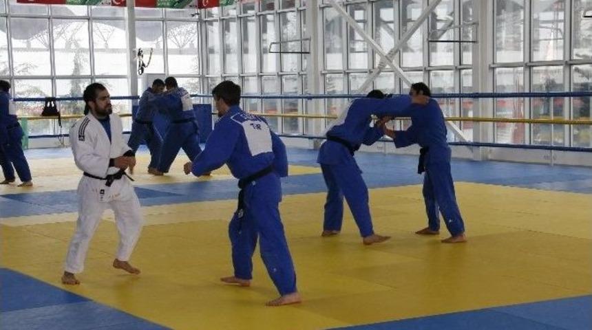 Tohm Judo Salonuna &Uuml;lkelerden &Ouml;vg&uuml;