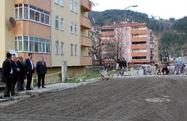 Başkan Ekeş, Belediye Çalışmalarını İnceledi