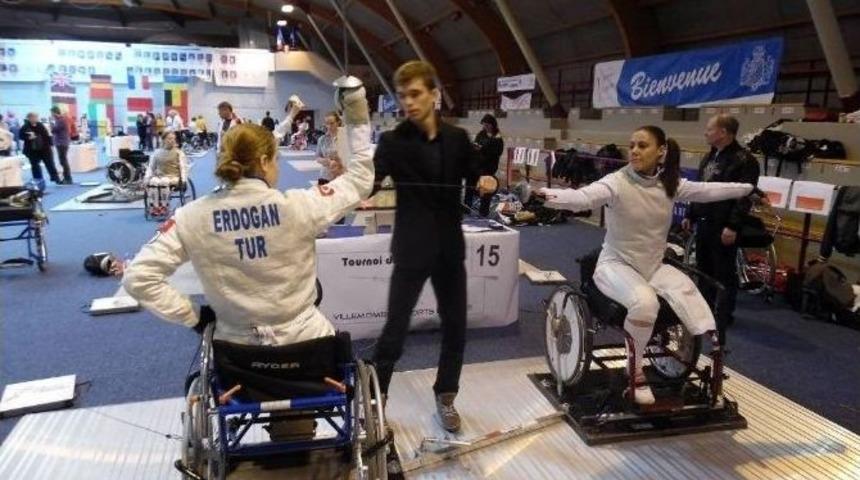 Engelli Eskrimcilerden Uluslararası Başarı