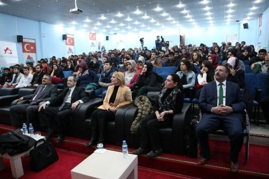 &Uuml;niversite &Ouml;ğrencilerine Seminer