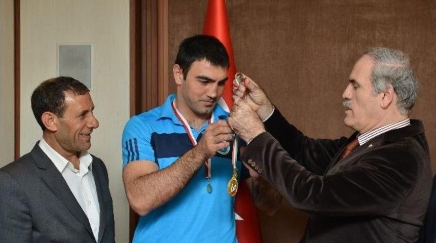 Altepe&rsquo;den Şampiyona Altın