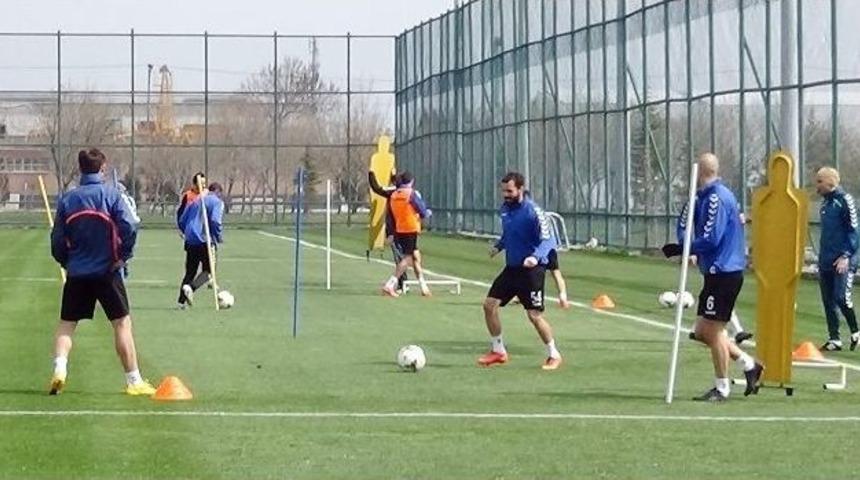 Torku Konyaspor, Trabzonspor Ma&ccedil;ı Hazırlıklarını S&uuml;rd&uuml;r&uuml;yor