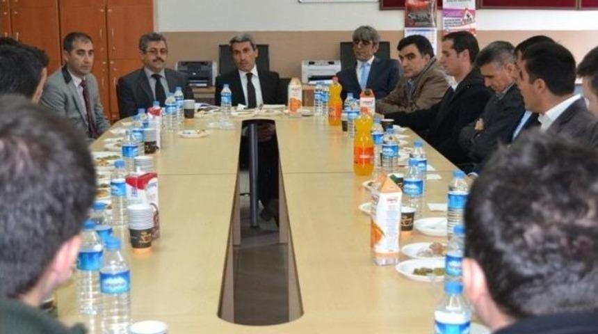 Sarı &Ouml;ğretmenlerle Bir Araya Geldi