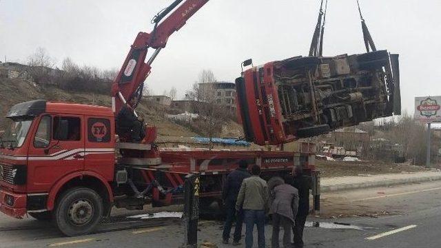 Van’da İlginç Trafik Kazası