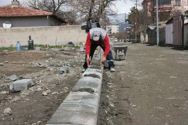 Erzincan’da Yol Çalışmaları Hızlı Başladı