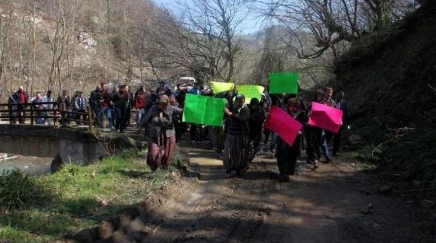 K&ouml;yl&uuml;lerin Taş Ocağı Tepkisi