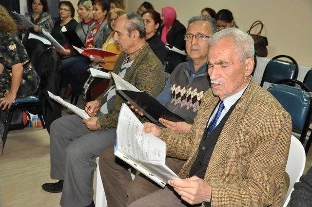 Belediye Başkanı Haluk Alıcık Thm Korosunun Konser Hazırlıklarını İzledi