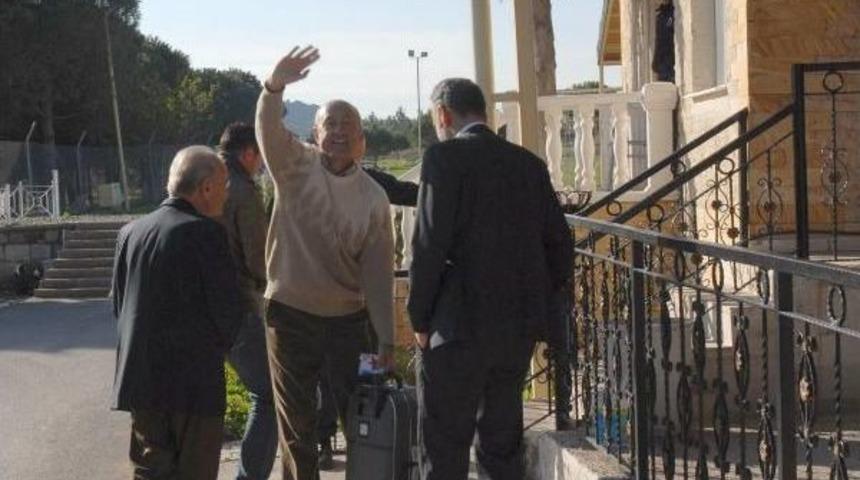 Prof. Dr. Pek&uuml;nl&uuml;'ye Birleşik Haziran Hareketi'nden Ziyaret