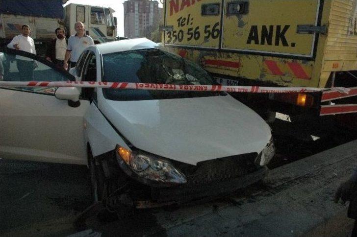 Ankara’da İki Otomobil Kamyona Çarptı: 2 G4