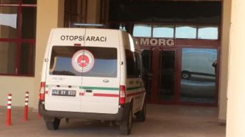 Kahramanmaraş Adliyesi &Ouml;n&uuml;nde Bı&ccedil;aklı Kavga: 1 &Ouml;l&uuml;