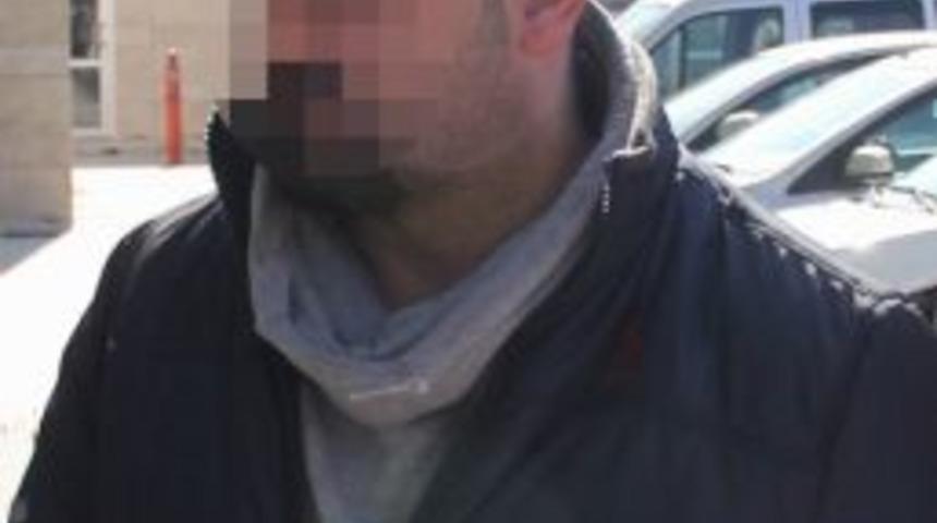 Kavgada 2 Kişiyi Bı&ccedil;aklayan Y&uuml;zme Antren&ouml;r&uuml;ne Adli Kontrol