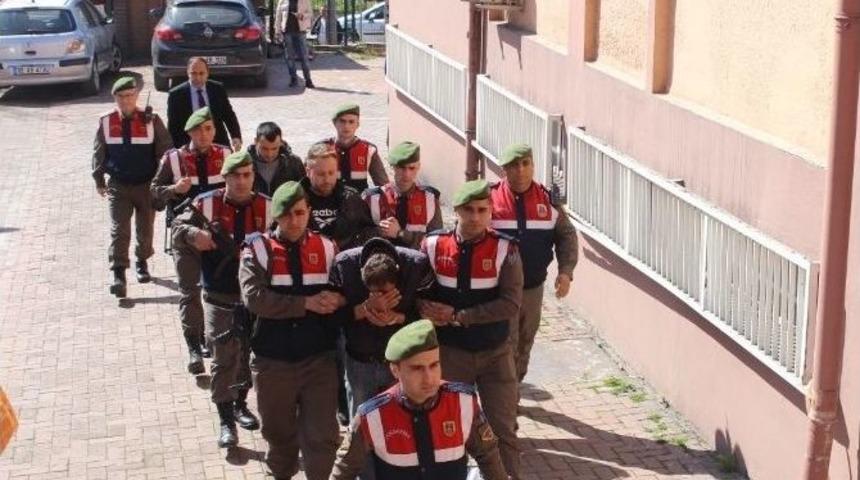 Yaşlı Kadının 4 Bin Lirasını &Ccedil;alan Maskeli Hırsız Yakalandı