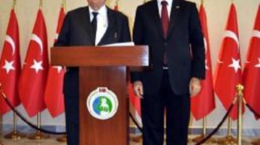 Vali Toprak'tan Fuar İzmir A&ccedil;ılışındaki Tepkiye Cevap