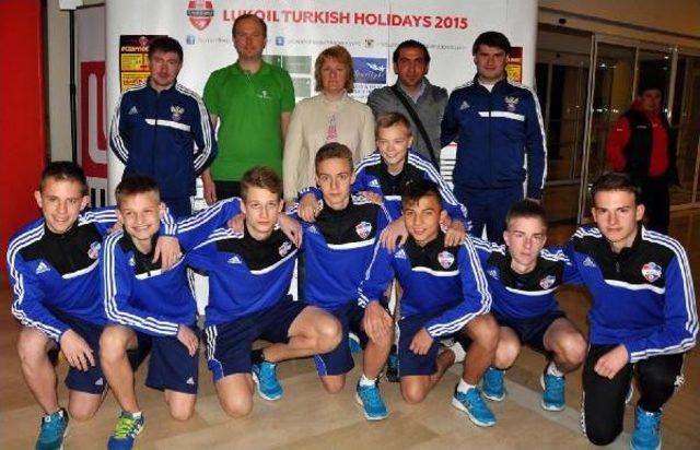 Uluslararası Çocuk Futbol Turnuvası Başladı