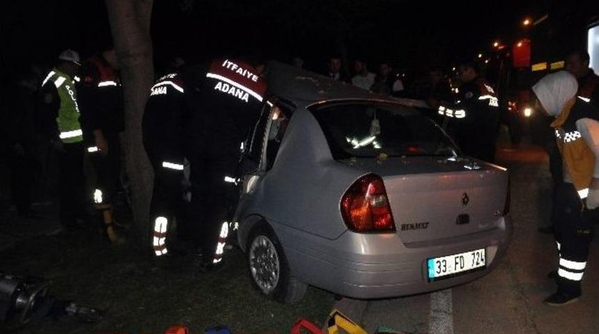 Otomobil Ağaca &Ccedil;arptı: 3 Yaralı