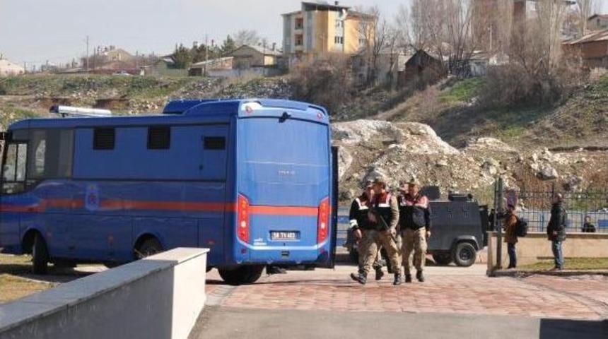 Pkk'ya Katılım Kavgasında 8 Kişinin Öldüğü Olayın Davası Sivas'ta Başladı