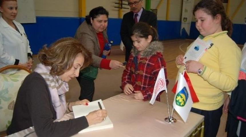 İpek Ongun, Başak Koleji &Ouml;ğrencileriyle Buluştu