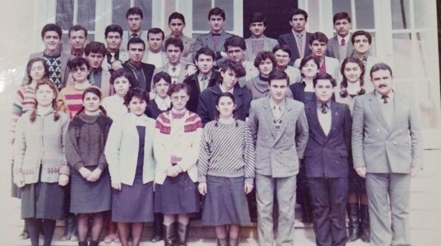 Eski Sınıf Arkadaşları Bug&uuml;n&uuml;n Belediye Başkanları