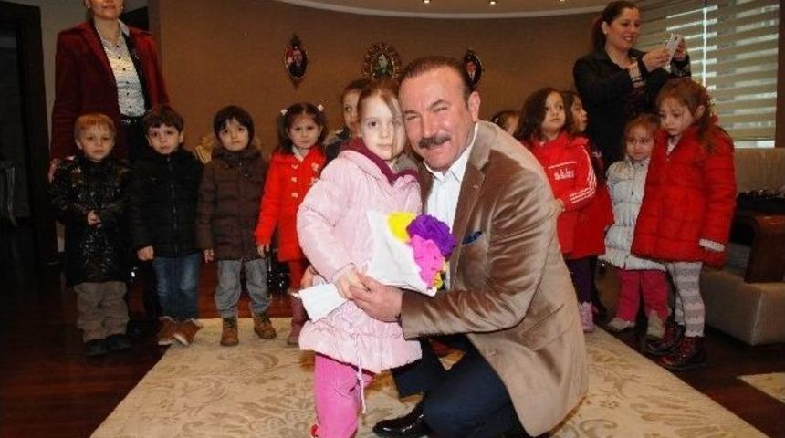 Başkan Doğan&rsquo;ın Minik Ziyaret&ccedil;ileri