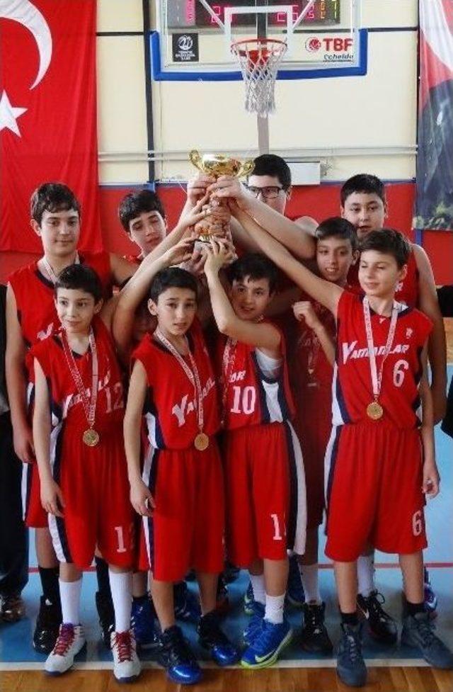 Yamanlar Küçük Erkekler Basketbol Takımı Yarı Finalde