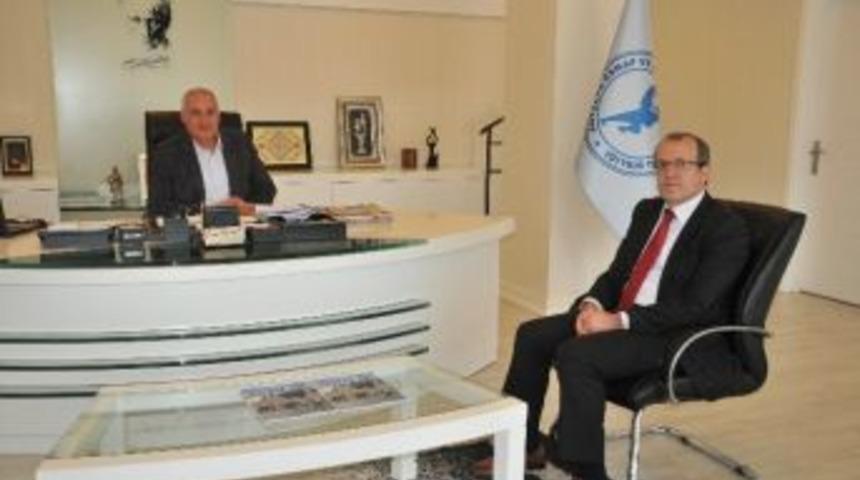 İl Sağlık M&uuml;d&uuml;r&uuml; H&uuml;l&uuml;r&rsquo;den Sevim&ccedil;ok&rsquo;a Ziyaret