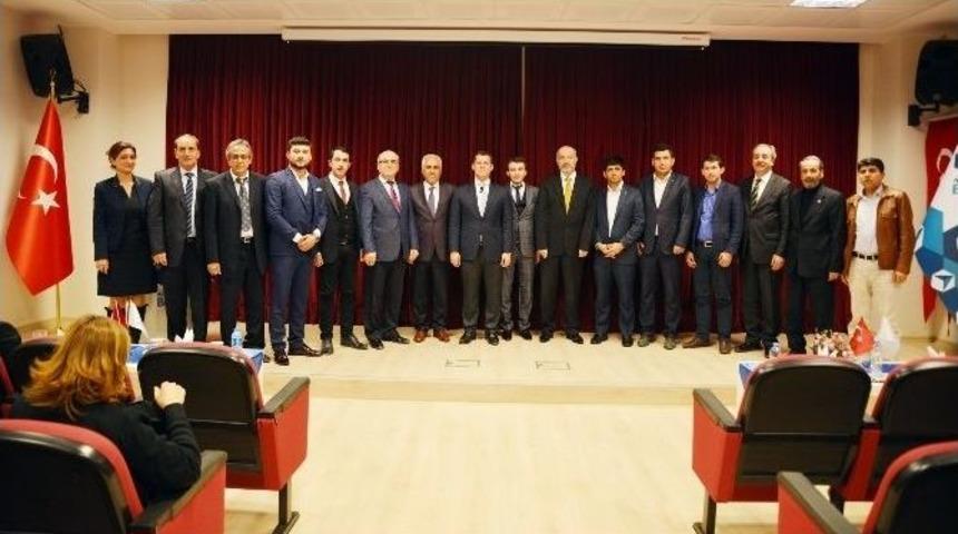 "uluslararası Y&ouml;netim Ve T&uuml;rkiye&rsquo;de Değişim" Paneli