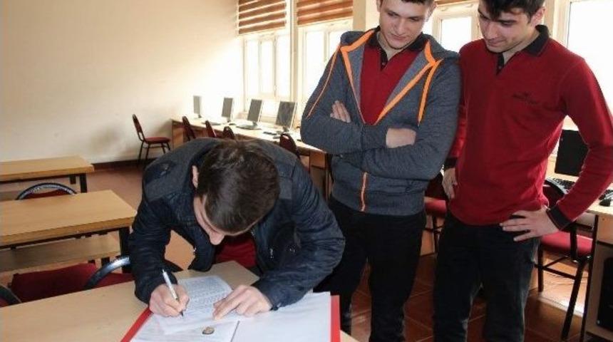 &Ouml;ğrencilere Yurt Dışı Eğitim İmkanı