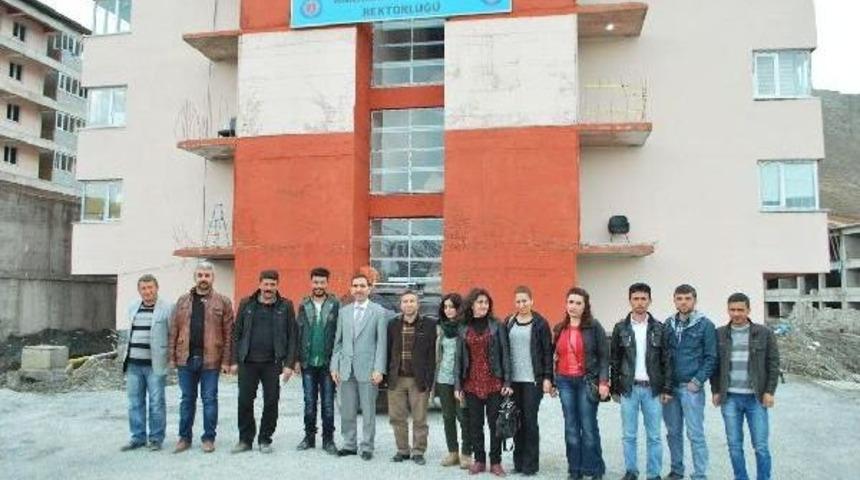 Hakkari'de Hdp'lilerden Rektör Ceylan'a Ziyaret