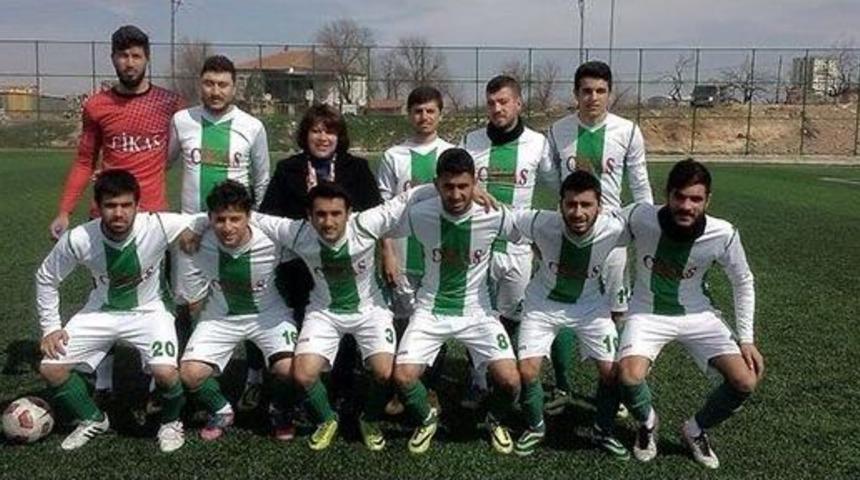 Emekli Kadın &Ouml;ğretmen Mahallesinin Takımına Başkan Oldu