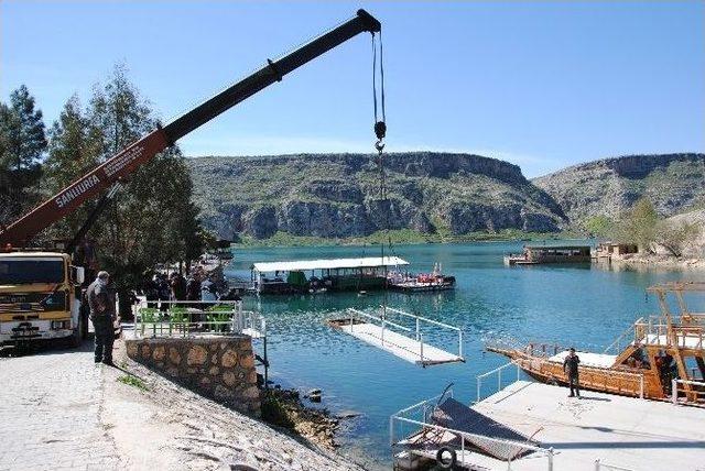 Şanlıurfa’da Turizm Sezonu Öncesi İşletmelerin Kaçak Eklentileri Söküldü