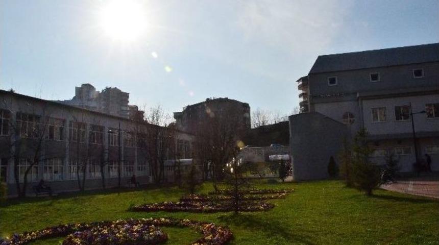 B&uuml;lent Ecevit &Uuml;niversitesi&rsquo;nin Mezun Sayısı 46 Bine Yaklaştı