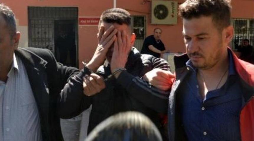 &Ouml;ğrencinin Telefonunu Bı&ccedil;ak Tehdidiyle Gasp Etti