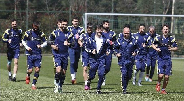 Fenerbahçe’de Çaykur Rizespor Maçı Hazırlıkları Sürüyor