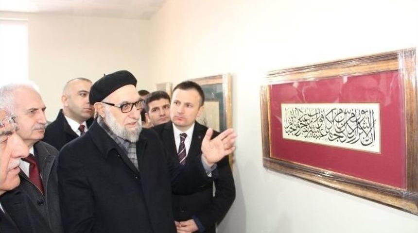 Hat Sanatının Yaşayan Efsanesi Oltu&rsquo;da Sergi A&ccedil;tı