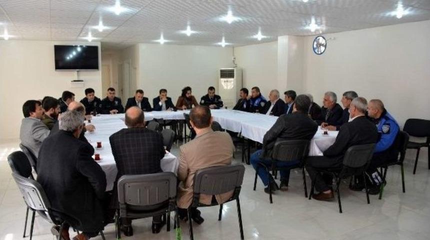 Siverek Emniyet M&uuml;d&uuml;r&uuml; Muhtarlarla Bir Araya Geldi