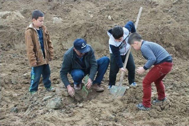 Minikler Nazilli Ticaret Odası’nın Bahçesini Canlandırdı