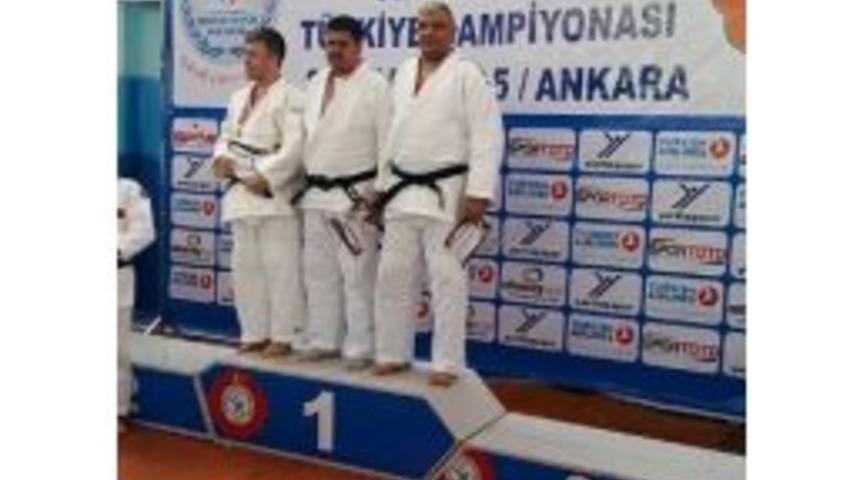 Veteranlar Judo&rsquo;da Derece