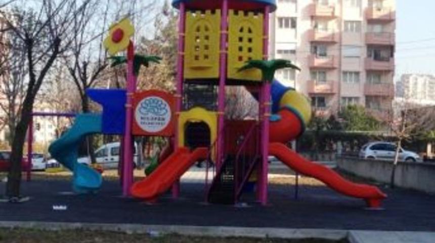 Nil&uuml;fer&rsquo;deki Parkların Oyun Grupları Yenilendi