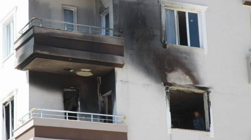 Gaziantep&rsquo;te &Ouml;ğrenci Evinde Patlama: 2&rsquo;si Ağır, 3 Yaralı