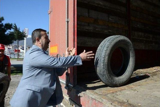 Tokat’ta Ömrünü Tamamlamış Lastiklerin Geri Kazanımı İçin Çalışma Başlatıldı