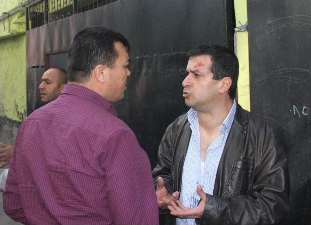 Kuryeyi D&ouml;v&uuml;p 3 Kilo Altını Gasp Ettiler